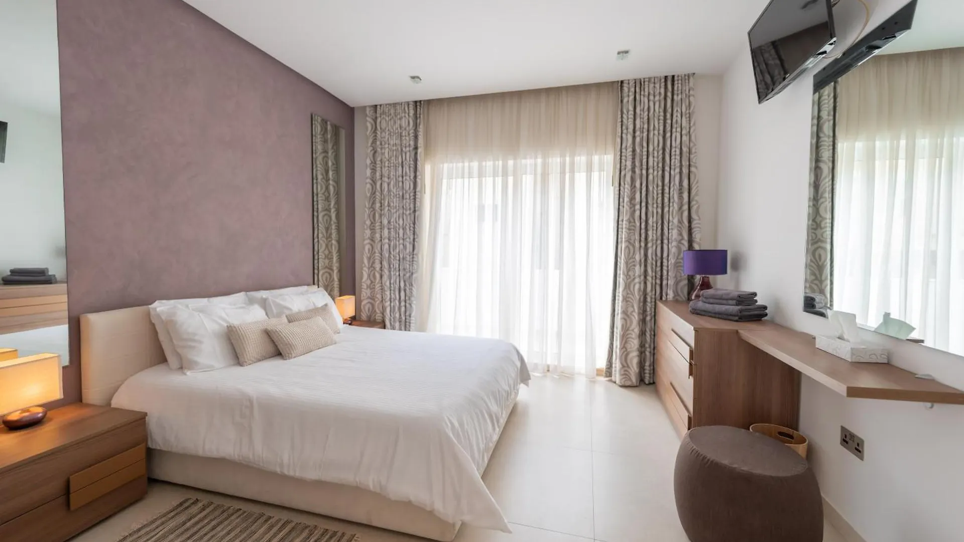 Stunning Seafront Flat In Sliema Apartment