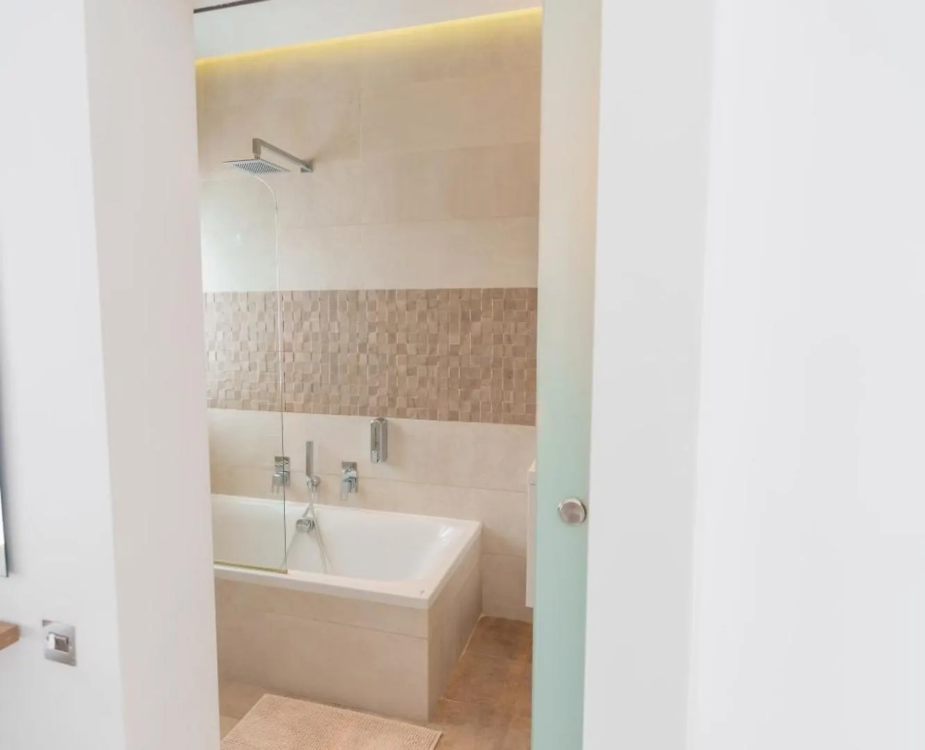 Stunning Seafront Flat In Sliema Apartment
